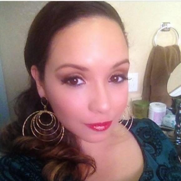 Meet your Posher, Carmen - Picture 1 of 1